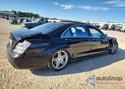 2013 Mercedes-Benz S 550 z USA, uszkodzony, nr VIN WDDNG7DB8DA504498